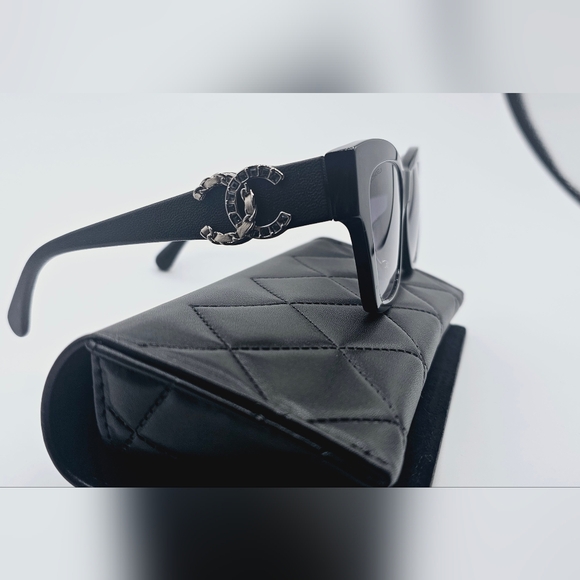 CHANEL SUNGLASSES CAT EYE BLACK CH5456 - Picture 12 of 16